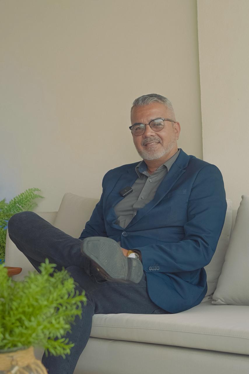 Henrique Menezes, corretor de imóveis